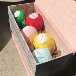 Brand new bath bombs (comes with cute box)